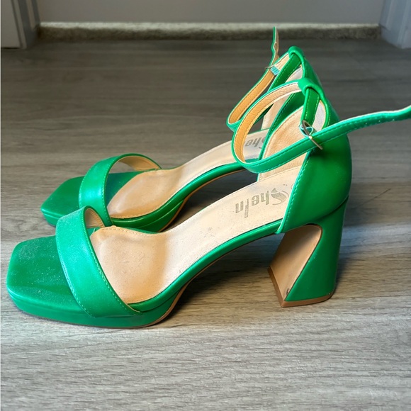 Green SHEIN Heels - Picture 3 of 5